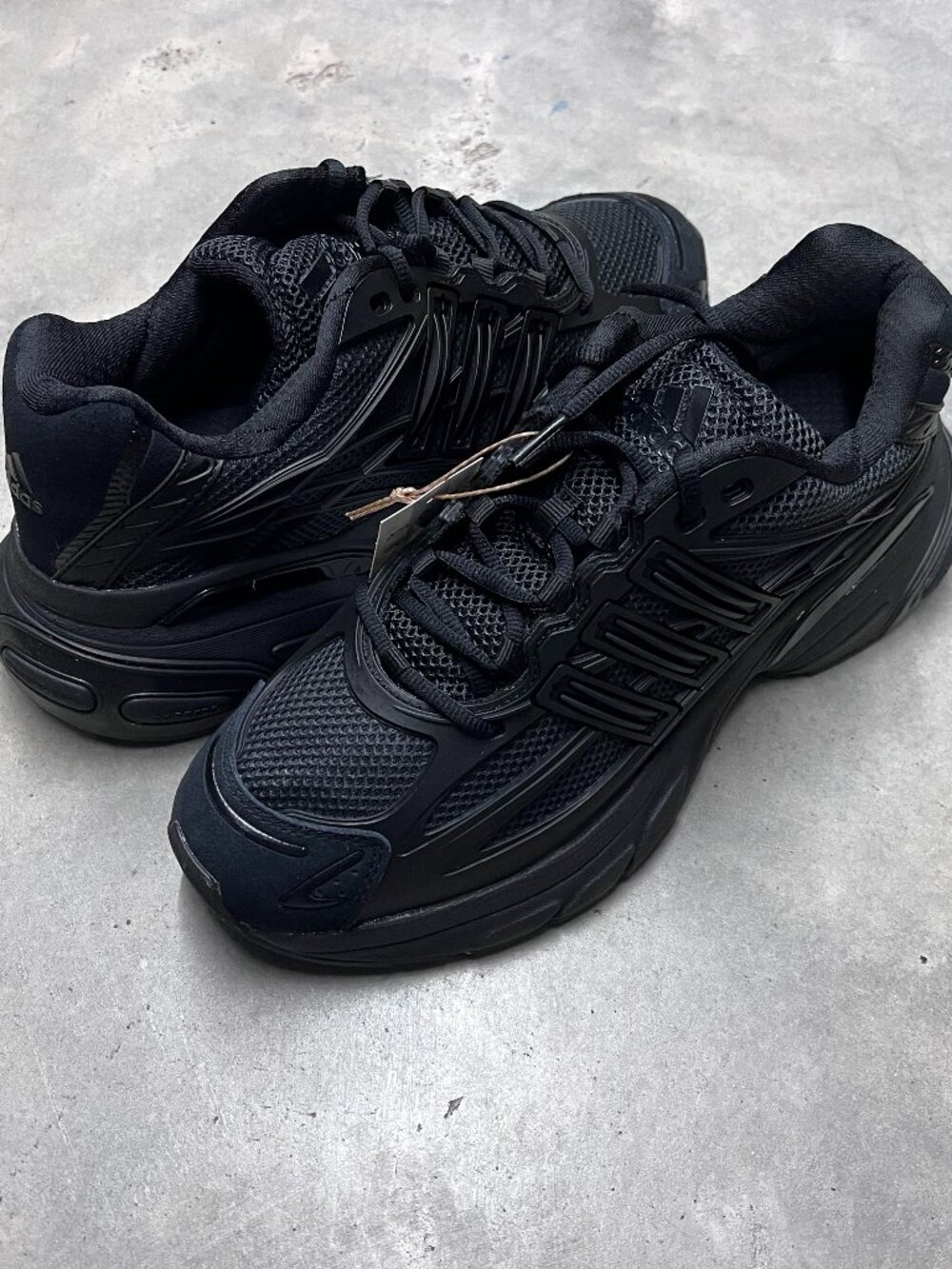 Adidas AdiStar XLG 2.0 Triple Black Men's KZ9155 - New Damaged Box